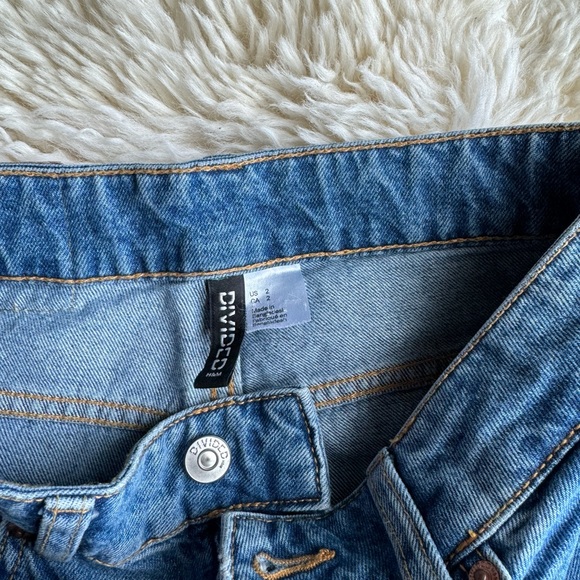 High rise wide leg medium wash denim jeans, size 2 - Picture 8 of 8